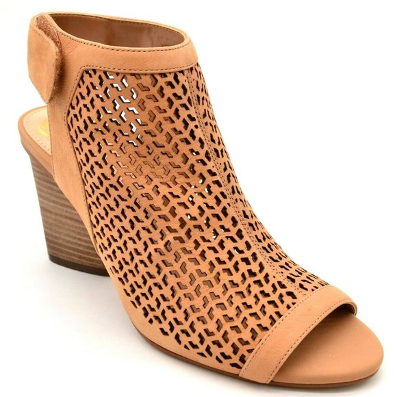 Vince Camuto Shoes - Vince Camuto Dastana Leather Peep Toe Sandals NEW